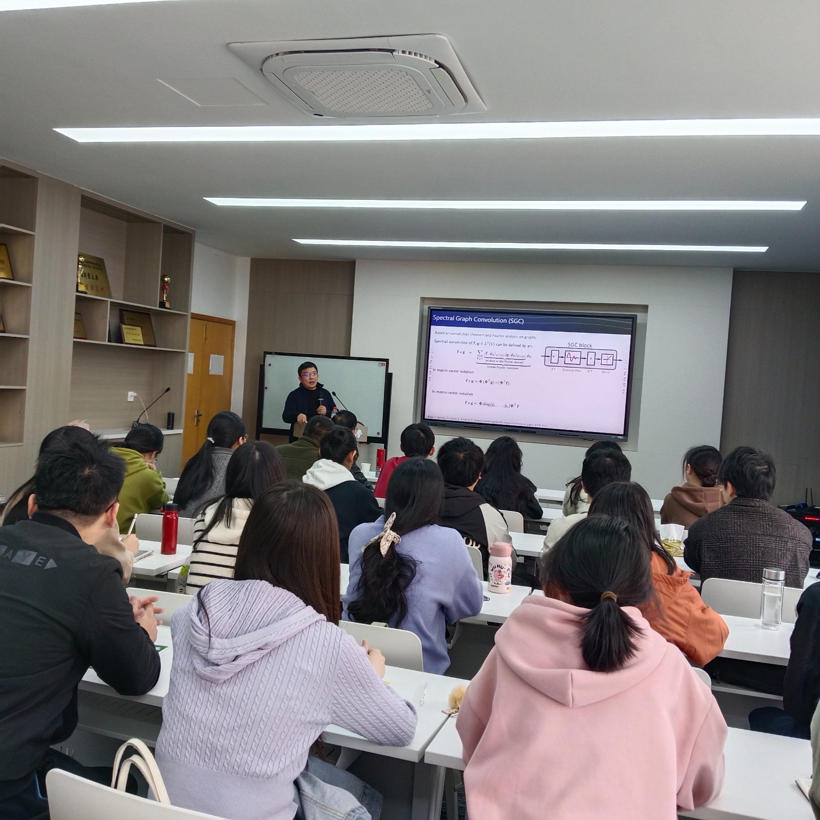 学术报告-李明.jpg