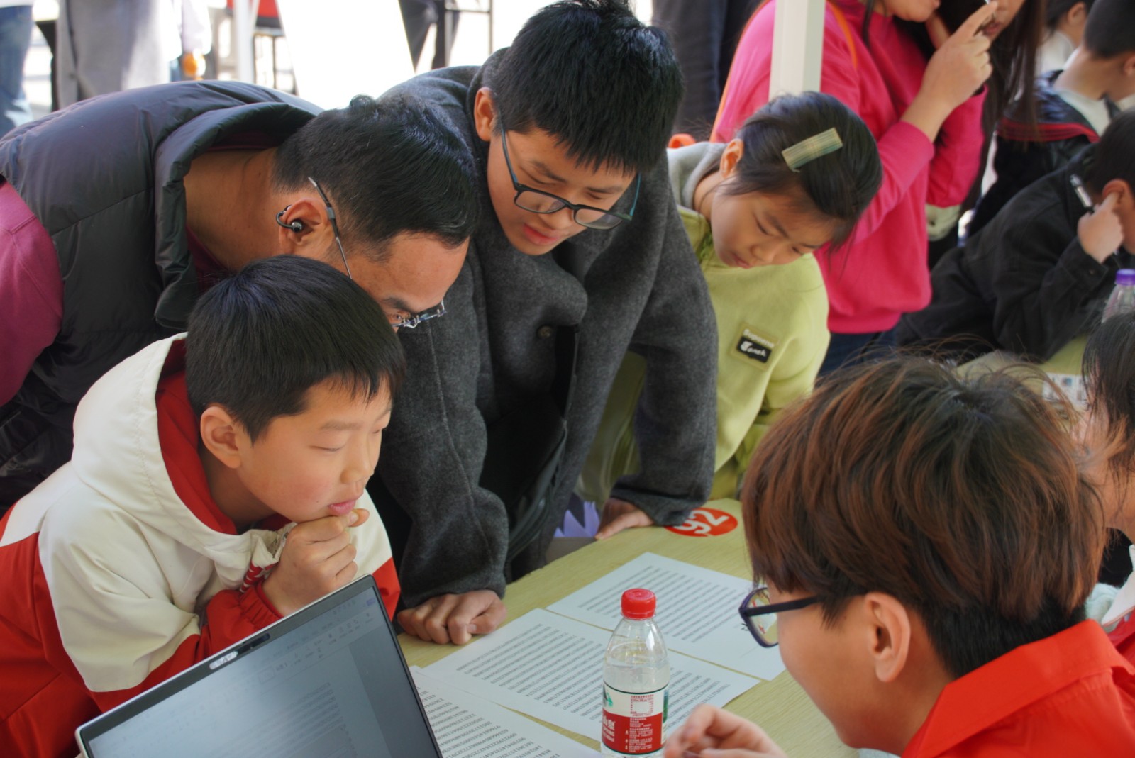 1773798380850344.jpg 浙师大数学文化节开幕式现场数学科普活动3.jpg